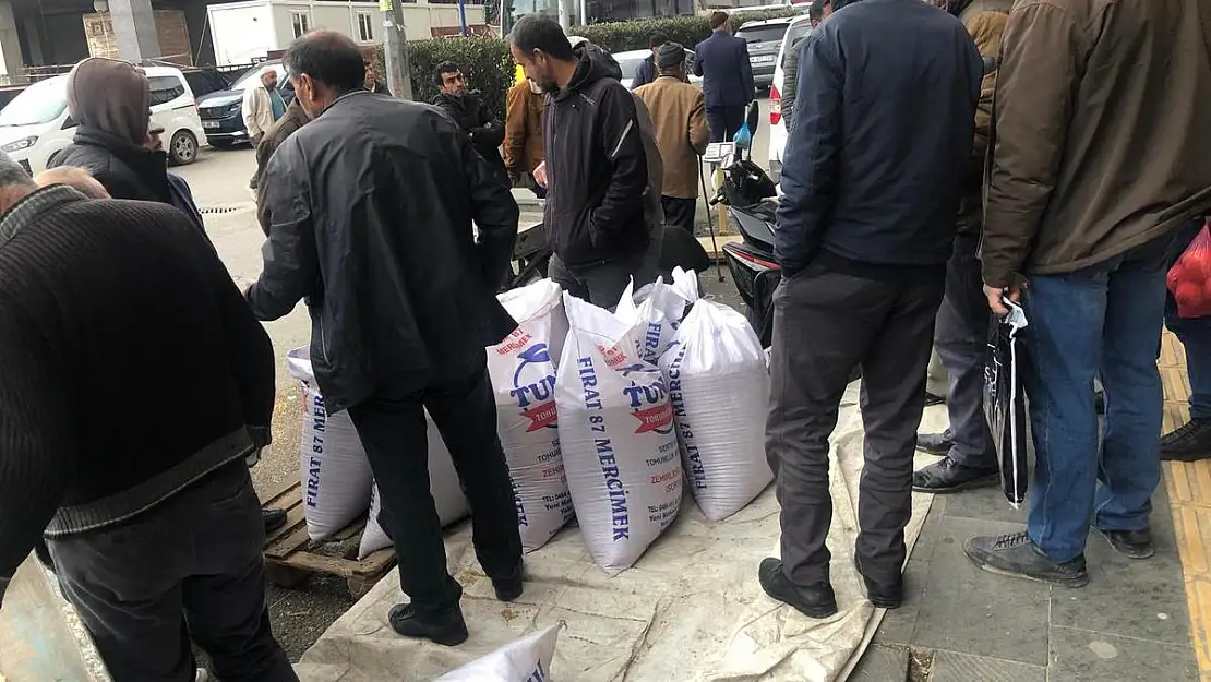 Siirt'te Fitrelik Buğday Kaldırımlardaki Yerini Aldı