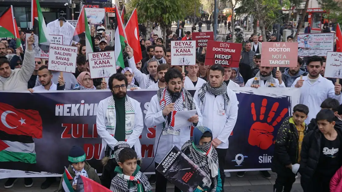 Siirt'te Görevli Doktorlar İnsanlık Adına Sessiz Yürüyüş Düzenlendi