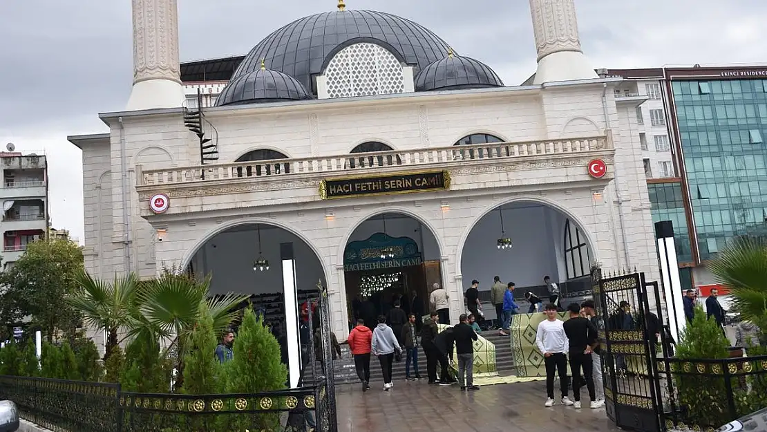 Siirt'te 'Hacı Fethi Serin Camii' İbadete Açıldı