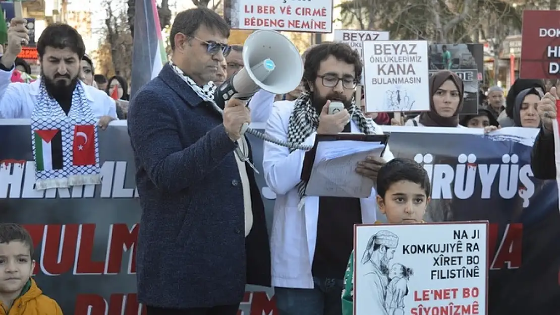 Siirt'te Hekimler ve Sağlık Çalışanları, Gazze İçin 'Sessiz Yürüyüş' Yaptı