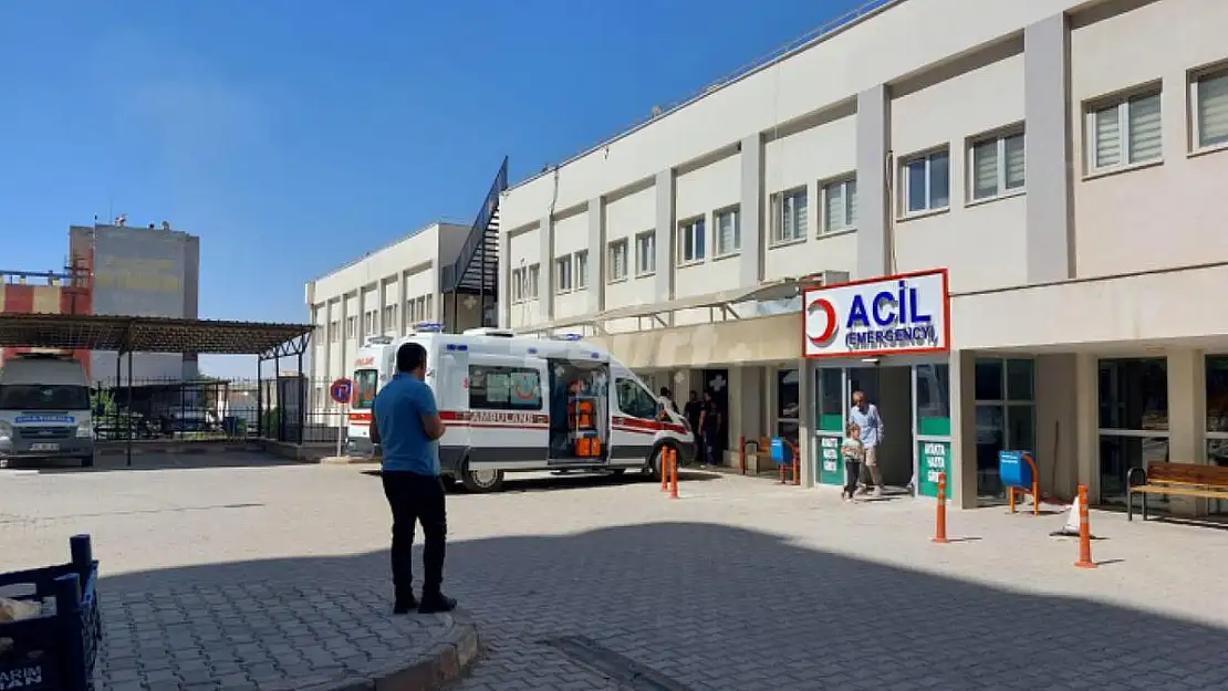 Siirt'te İki Araç Çarpıştı: 1'i Ağır 5 Yaralı
