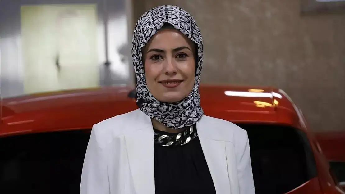 Siirt'te Kadınlardan Oto Yıkama İstasyonu