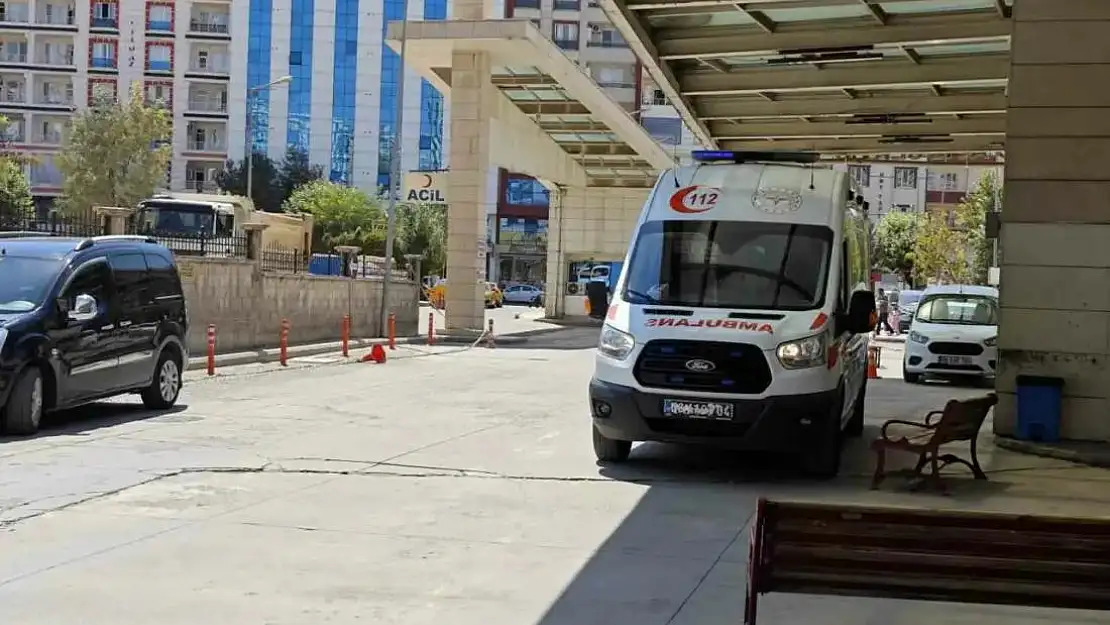Siirt'te Kaynar Tencereye Düşen 3 Yaşındaki İsra Ağır Şekilde Yaralandı