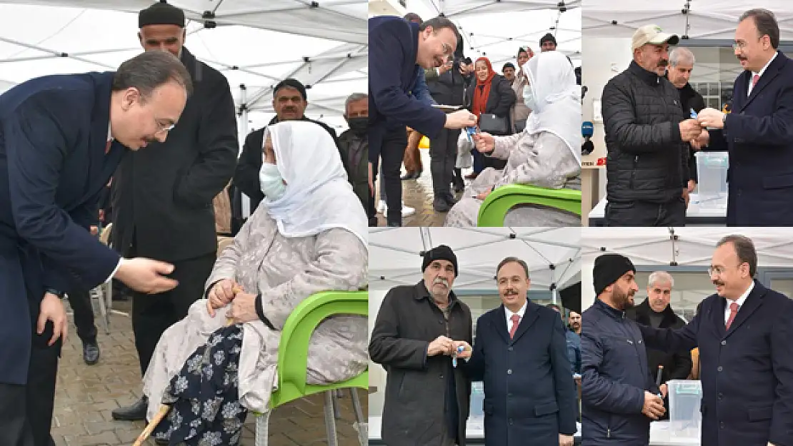 Siirt'te Kentsel Dönüşüm Projesi Kapsamında 25 Hak Sahibine Konutların Anahtar Teslim Töreni Gerçekleştirildi