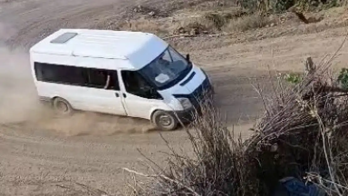 Siirt'te Köy Yolları Bozuk Olan Köylüler, Seslerini Duyurmak İstiyor!
