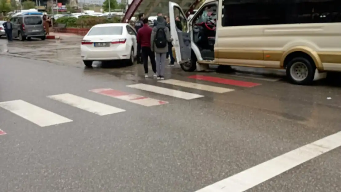 Siirt'te Maddi Hasarlı Kaza