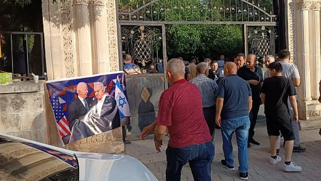 Siirt'te Mezarlık Ziyaretinde Biden ve Netanyahu'yu Taşlandı!