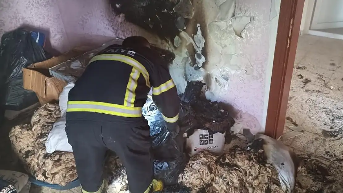 Siirt'te Müstakil Bir Evde Çıkan Yangını İtfaiye Söndürdü