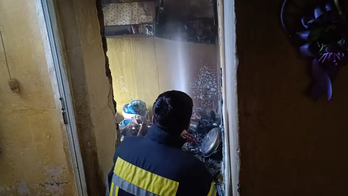 Siirt'te Mutfak Yangınını İtfaiye Söndürdü