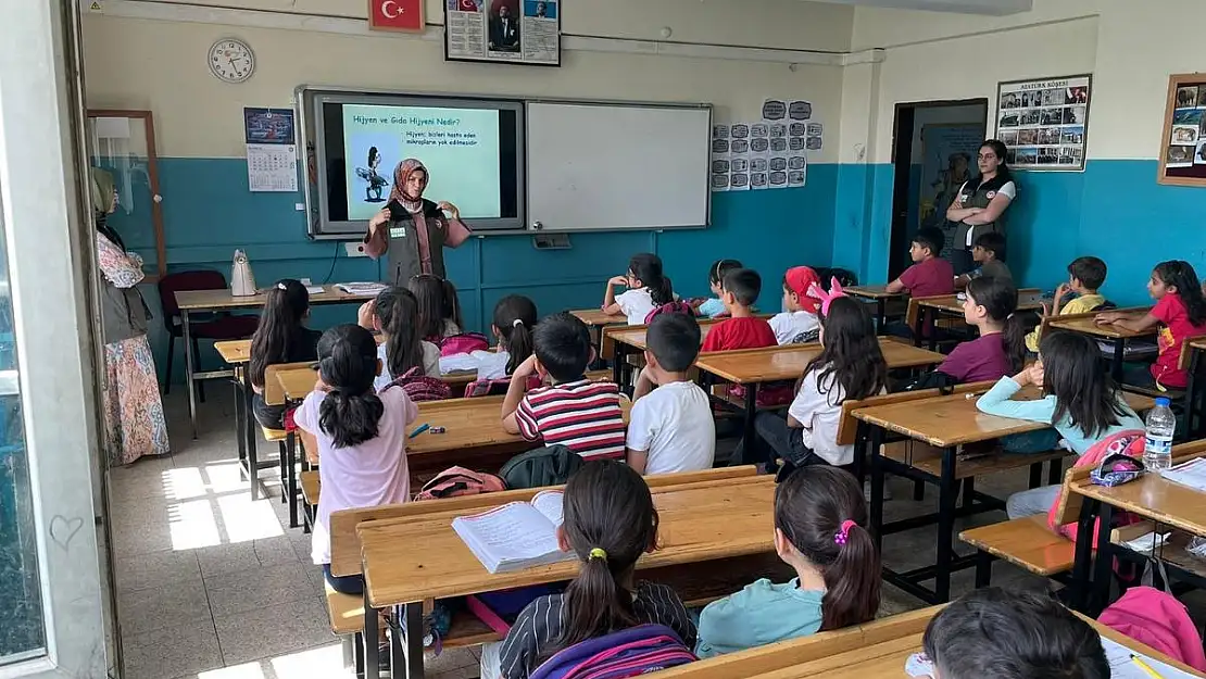 Siirt'te Öğrencilere 'Gıda Güvenirliliği ve Gıda İsrafı' Konulu Eğitim Verildi