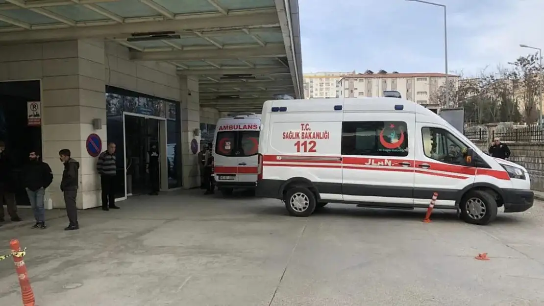 Siirt'te Öğrencileri Taşıyan Minibüs Devrildi