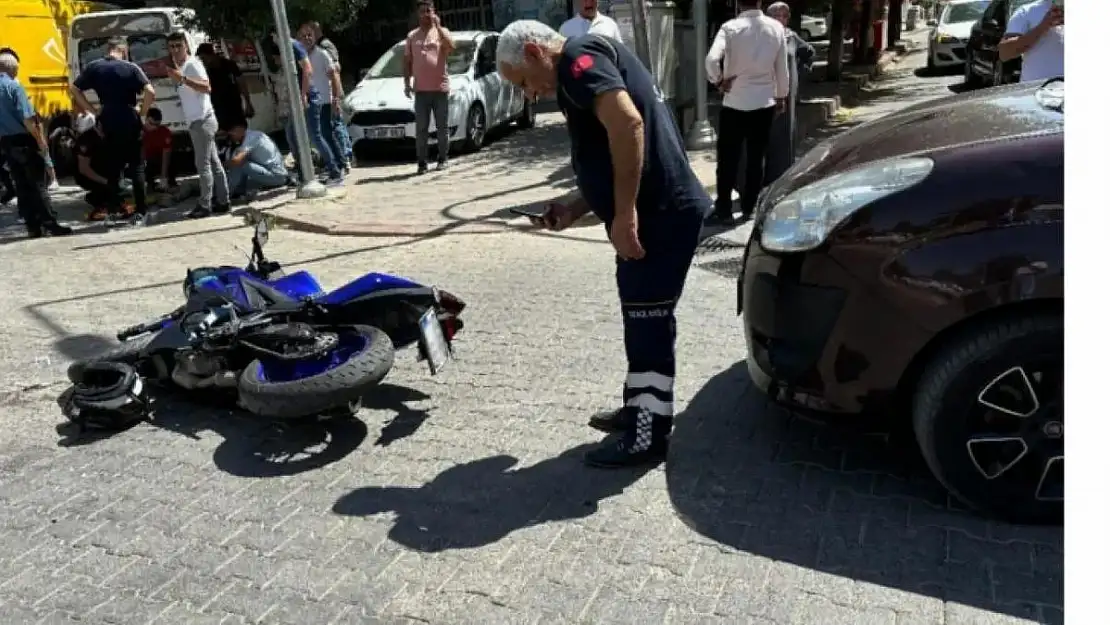 Siirt'te Otomobille Çarpışan Motosiklet Sürücüsü Yaralandı