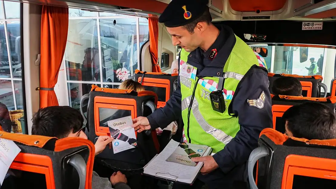 Siirt'te Şehirlerarası Otobüslerde Emniyet Kemerine Dikkat Çağrısı