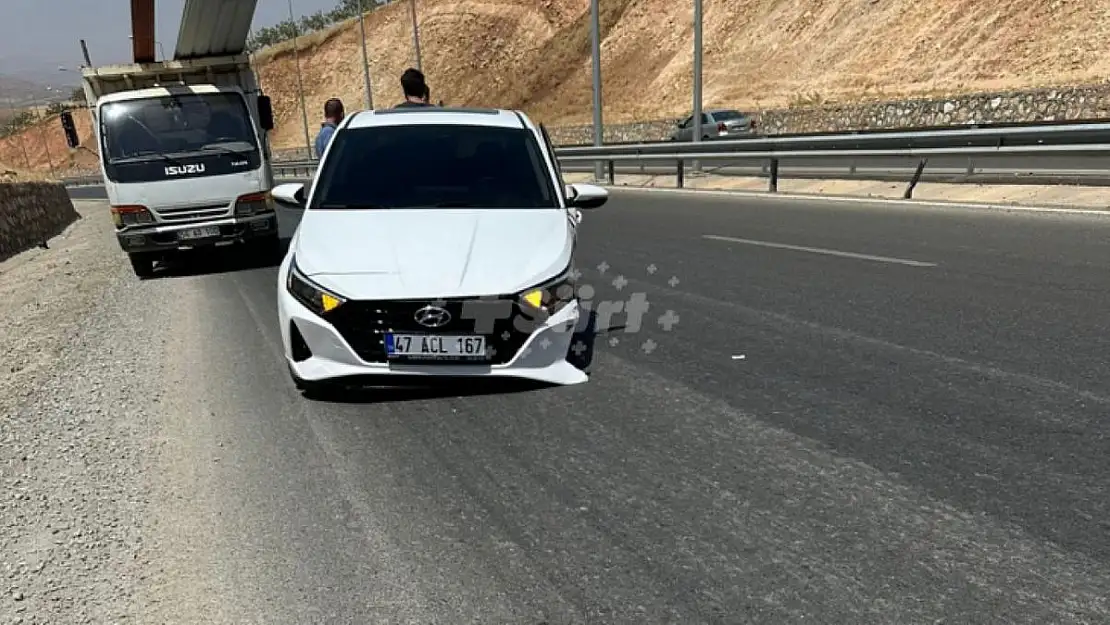 Siirt'te Seyir Halindeki Aracın Tekeri Çıktı