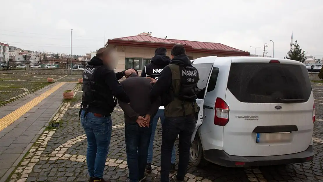 Siirt'te Suç Örgütleri ve Uyuşturucu Tacirleriyle Mücadele Kararlılıkla Devam Ediyor