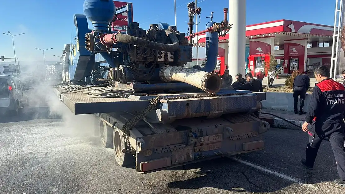 Siirt'te Tır Yangınına Hızlı İtfaiye Müdahalesi Hayat Kurtardı
