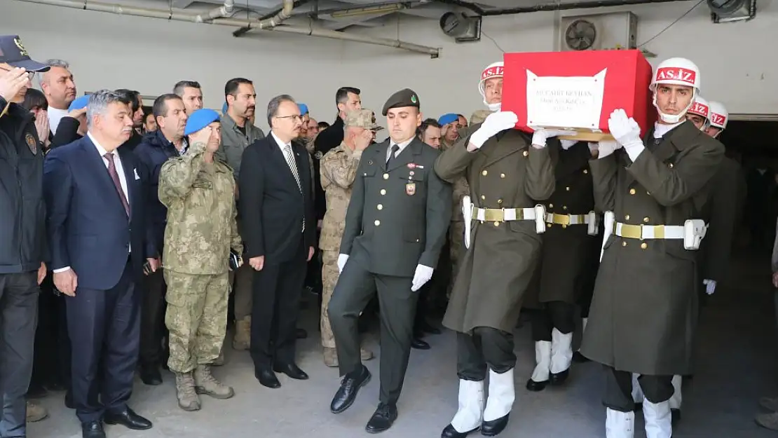 Siirt'te Trafik Kazasında Hayatını Kaybeden Astsubay Mücahit Beyhan Törenle Uğurlandı
