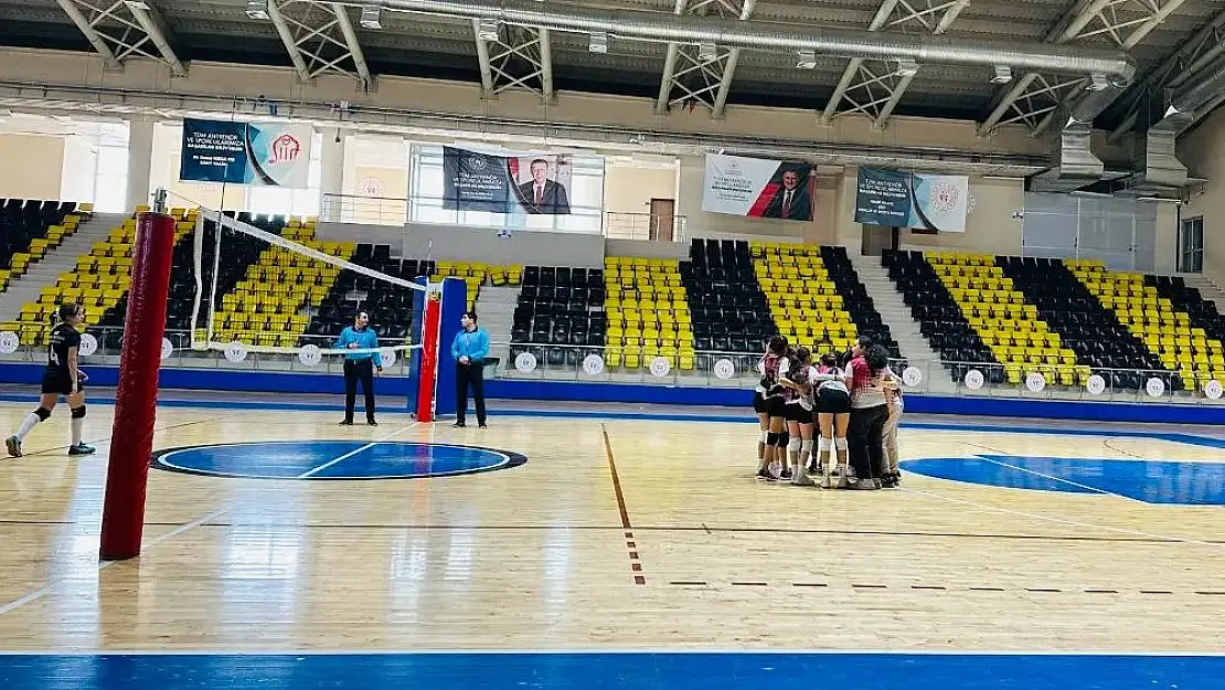 Siirt'te Voleybol Yıldızlar Bölge Müsabakaları Start Aldı