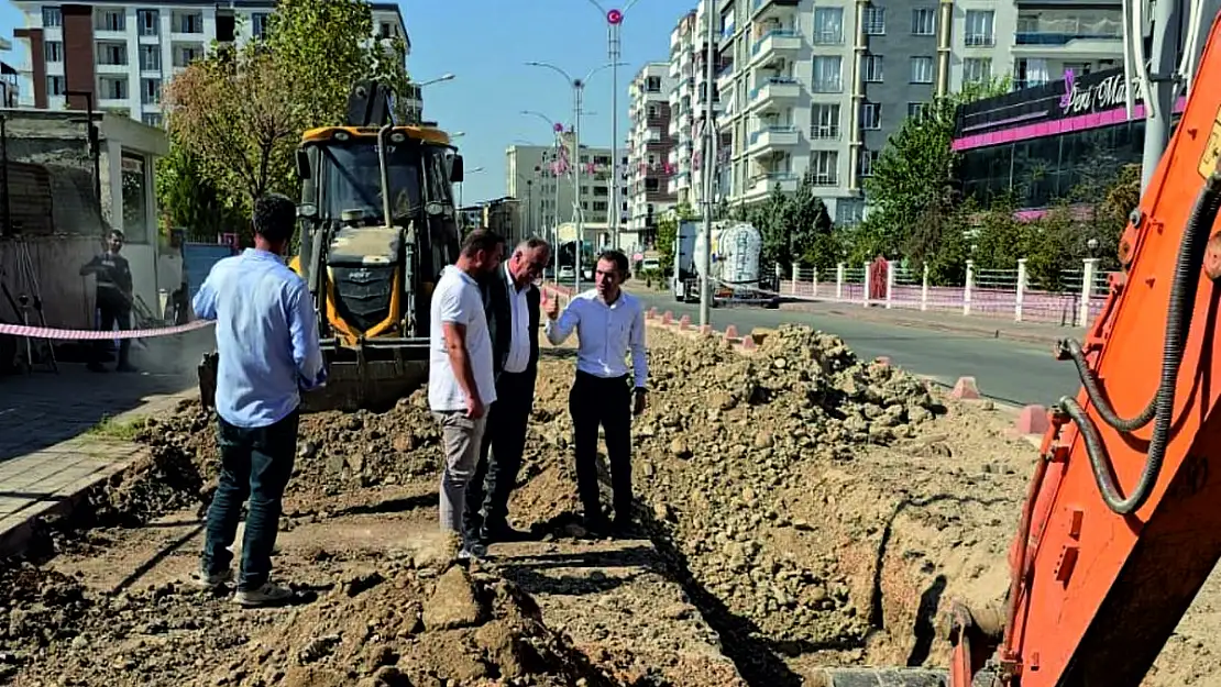 Siirt'te Yağışlardan Göle Dönen Caddeler Tarih Oluyor!
