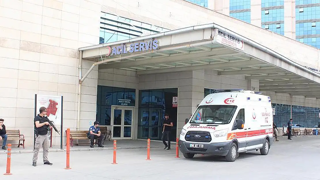 Siirt'teki Trafik Kazasının Ardından Kazazedelerin Yakınları Arasında Çıkan Kavga Önlendi!