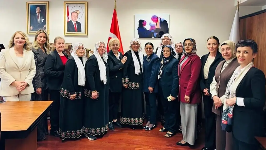 Siirt'ten Nurten Temiz'in de Yer Aldığı Kadın STK Temsilcileri İçişleri Bakanlığı'ndaydı!