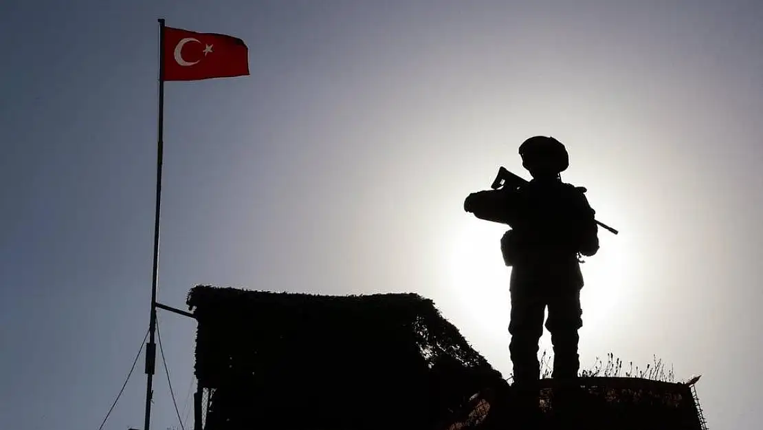 Sınırda 6'sı FETÖ Mensubu, 29 kişi yakalandı