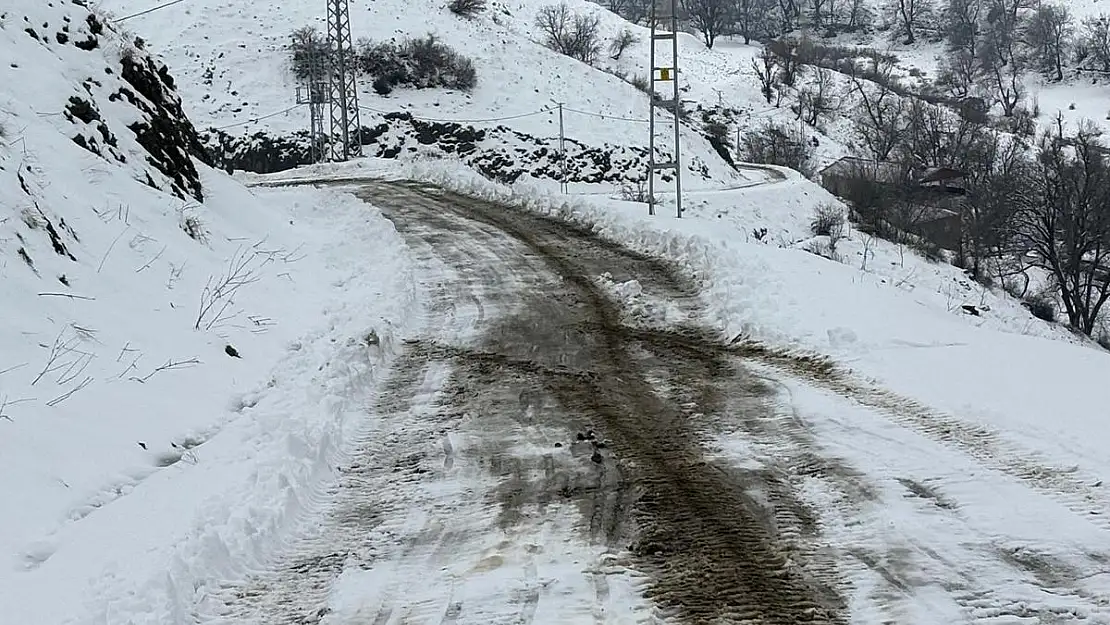 Şirvan'da Kapanan Köy Yolu Ulaşıma Açıldı