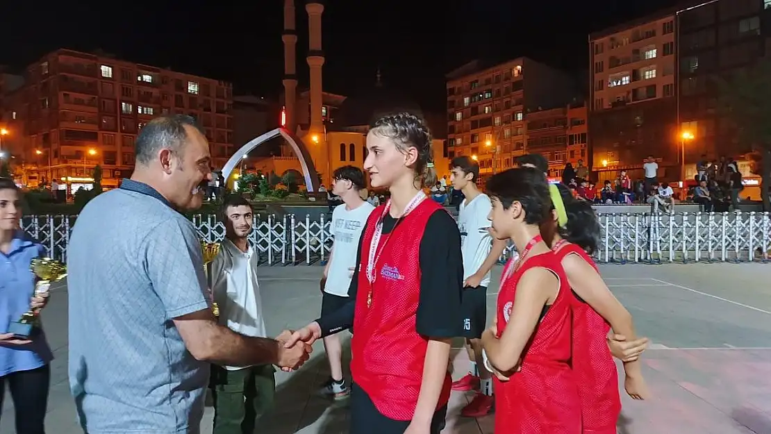 Sokaklar Bizim, Kupa Batman'ın
