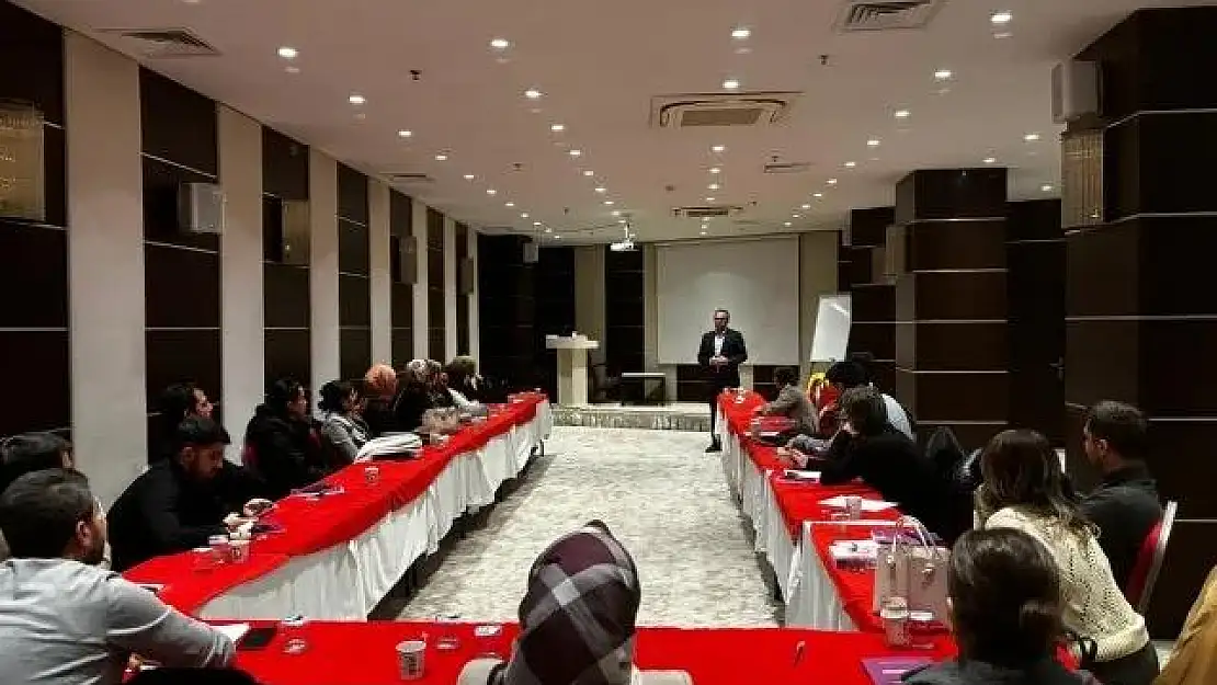 Tahir Elçi İnsan Hakları Vakfı'nın Siirt'teki Seminerleri Tamamlandı