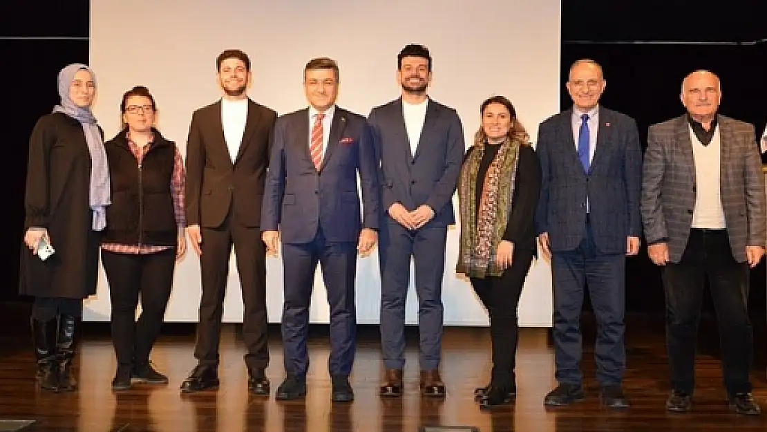 Uzman Diyetisyen Hemşerimiz Mehmet Nail Özer, Yeni Yüzyıl Üniversitesinde Sporcu Eğitim Semineri Verdi