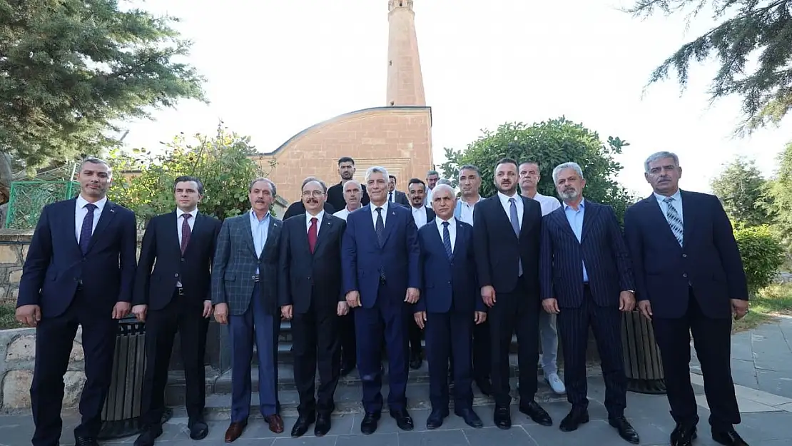 Tillo'da Vatandaşlarla Buluşan Bakan Bolat: 'Bu Değerleri Gelecek Nesillere Aktarmak Görevimiz'