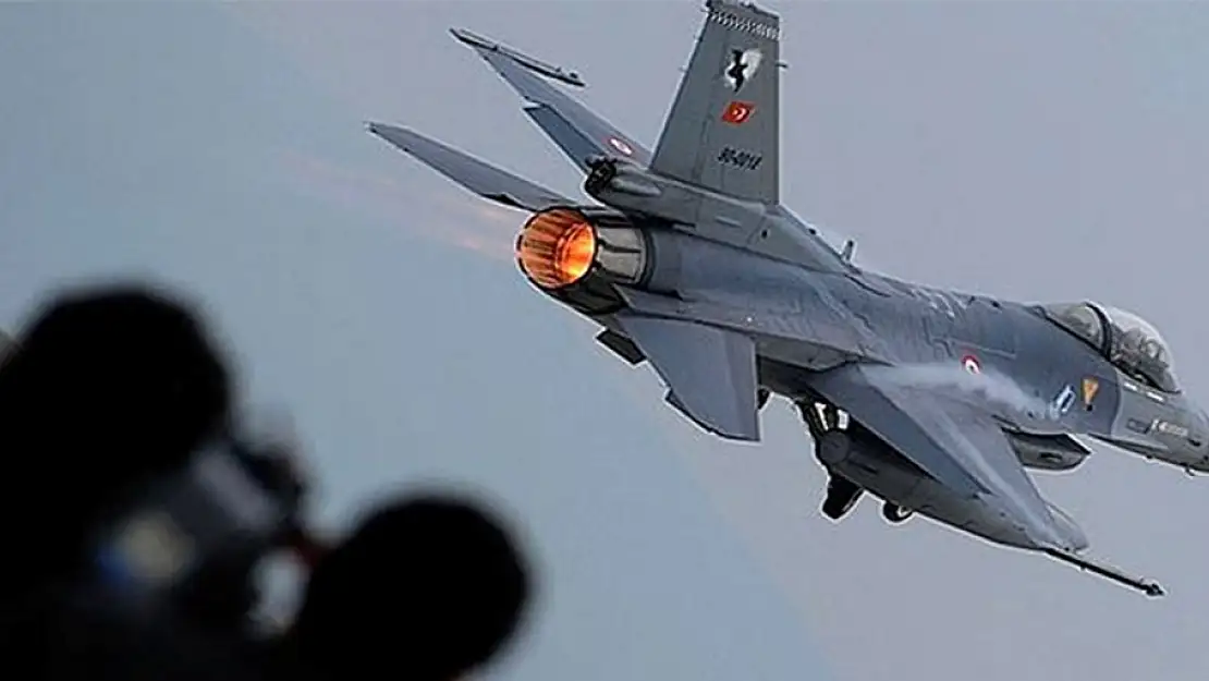 TSK'DAN SURİYE VE IRAK'TA GÖVDE GÖSTERİSİ!