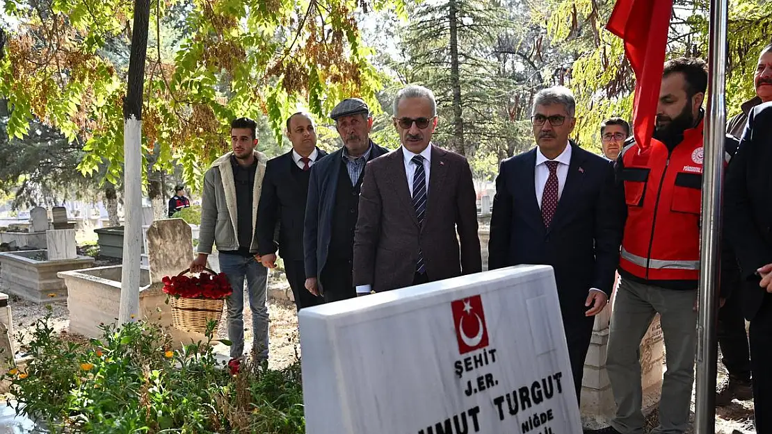 Uraloğlu'ndan 15 Temmuz Kahramanı Şehit Ömer Halisdemir'in Kabrine Ziyaret