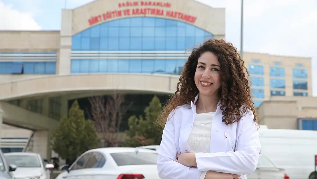 Uzm.Dr.Ecem Kaya'nın Hastane Odasında Kurduğu Hayal, Doktorluk Koltuğunda Gerçek Oldu