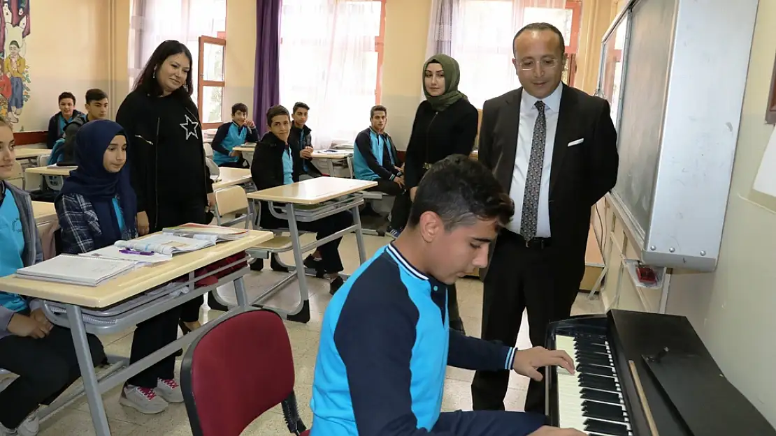 VALİ ALİ FUAT ATİK'İN EĞİTİM KURUMLARINA ZİYARETLERİ DEVAM EDİYOR