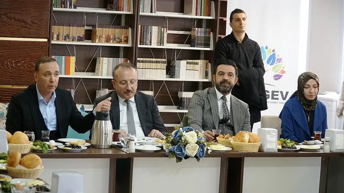 VALİ ATİK VE MİLLETVEKİLLİ ÖREN, SİVİL TOPLUM ÖRGÜTLERİYE BİR ARAYA GELDİ