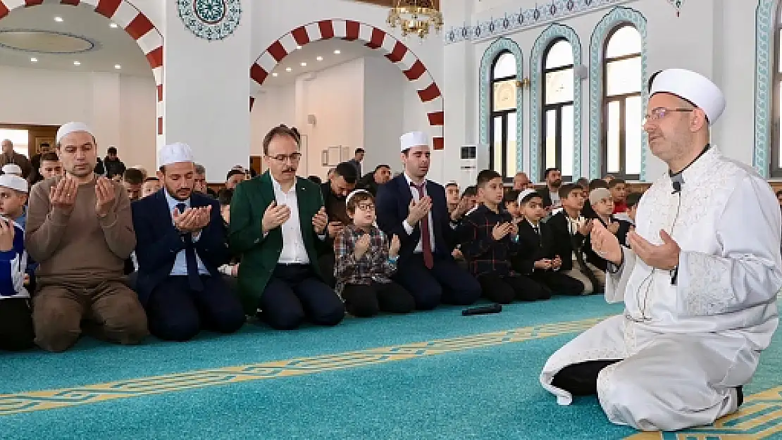 Vali Dr. Kemal Kızılkaya, 'Sevap Avcıları Aranıyor' Yarışması Ödül Törenine Katıldı