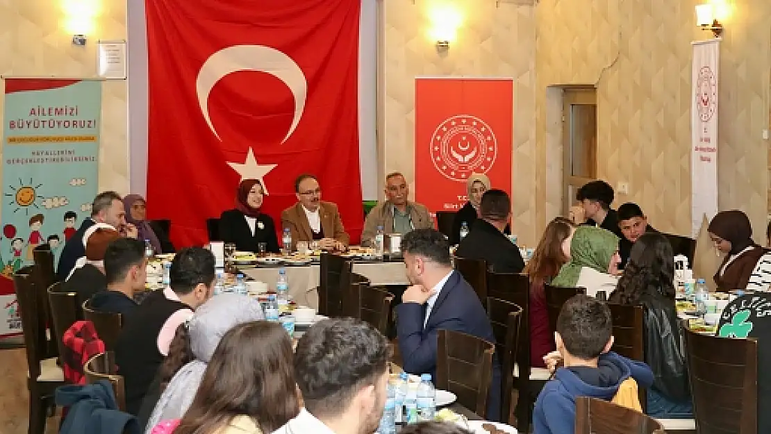 Vali Dr.Kızılkaya, Koruyucu Aileler ve Çocuklarla İftar Programında Buluştu