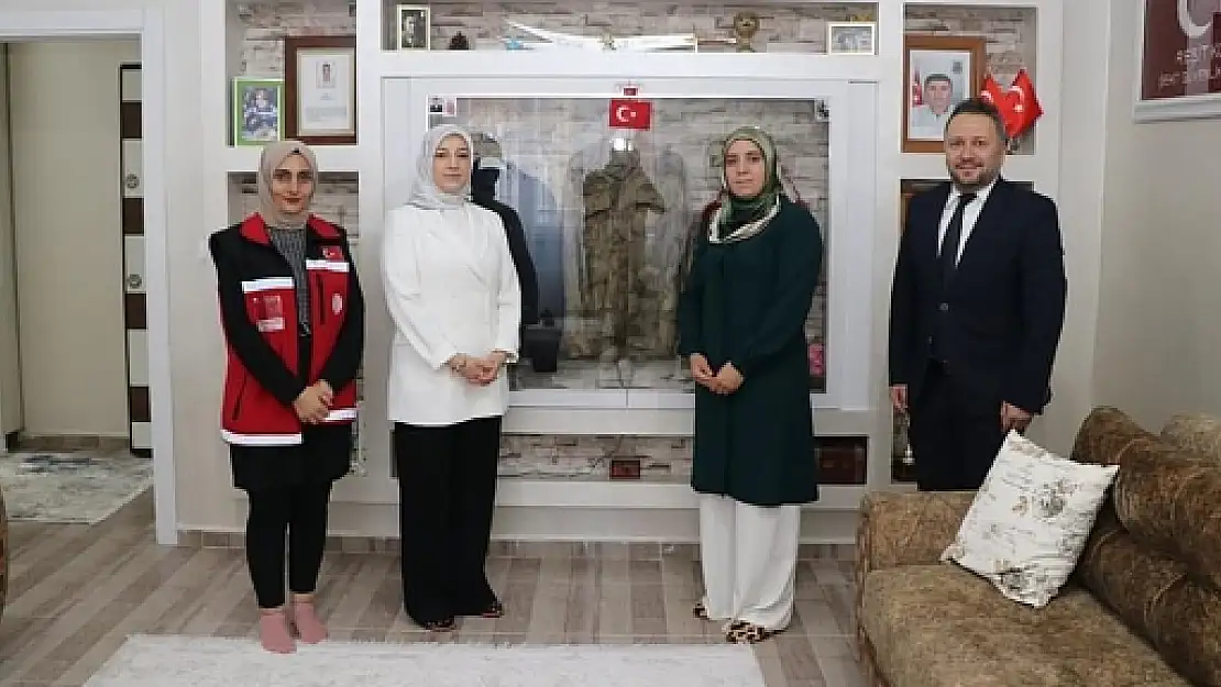 Vali Eşi Kızılkaya'dan Şehit Ailesine Ziyaret