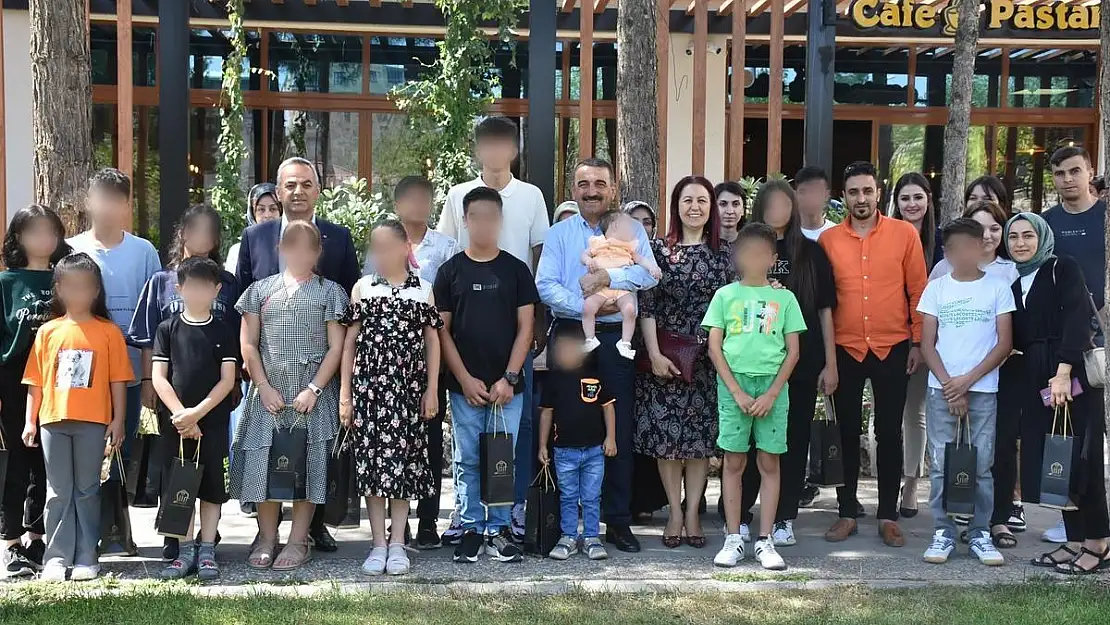 Vali Hacıbektaşoğlu, Koruyucu Aileleri ve Çocukları Millet Bahçesi'nde  Ağırladı