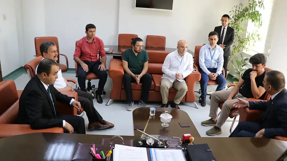 VALİ HACIBEKTAŞOĞLU, ŞİDDET MAĞDURU DOKTORA GEÇMİŞ OLSUN ZİYARETİNDE BULUNDU