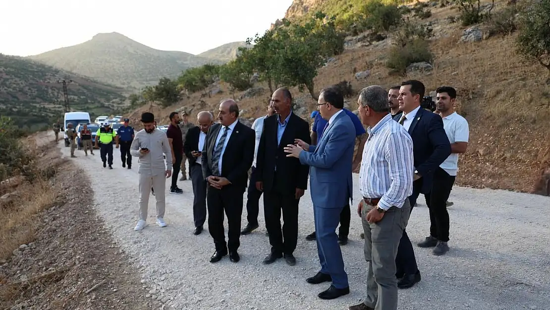 Vali Kızılkaya, Eruh'ta Şeyh Ahmet Türbesi Yol Çalışmalarını İnceledi