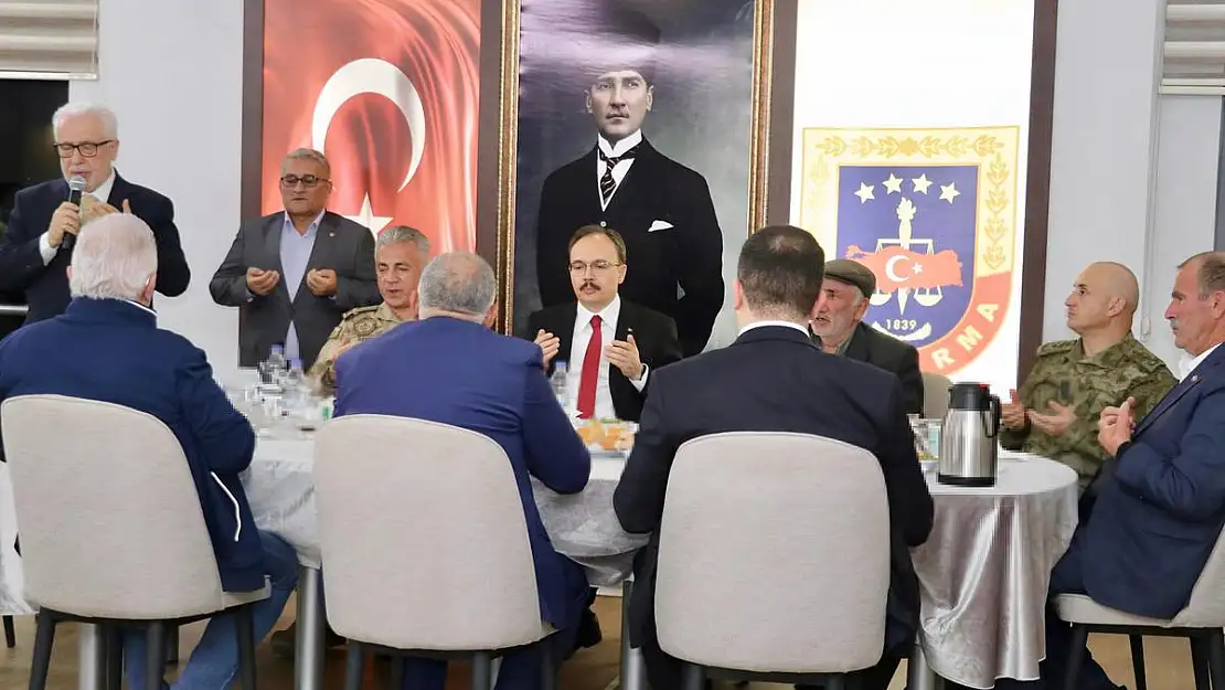 Vali Kızılkaya, Jandarma Teşkilatı ve Şehit Aileleri İle İftar Programında Bir Araya Geldi!
