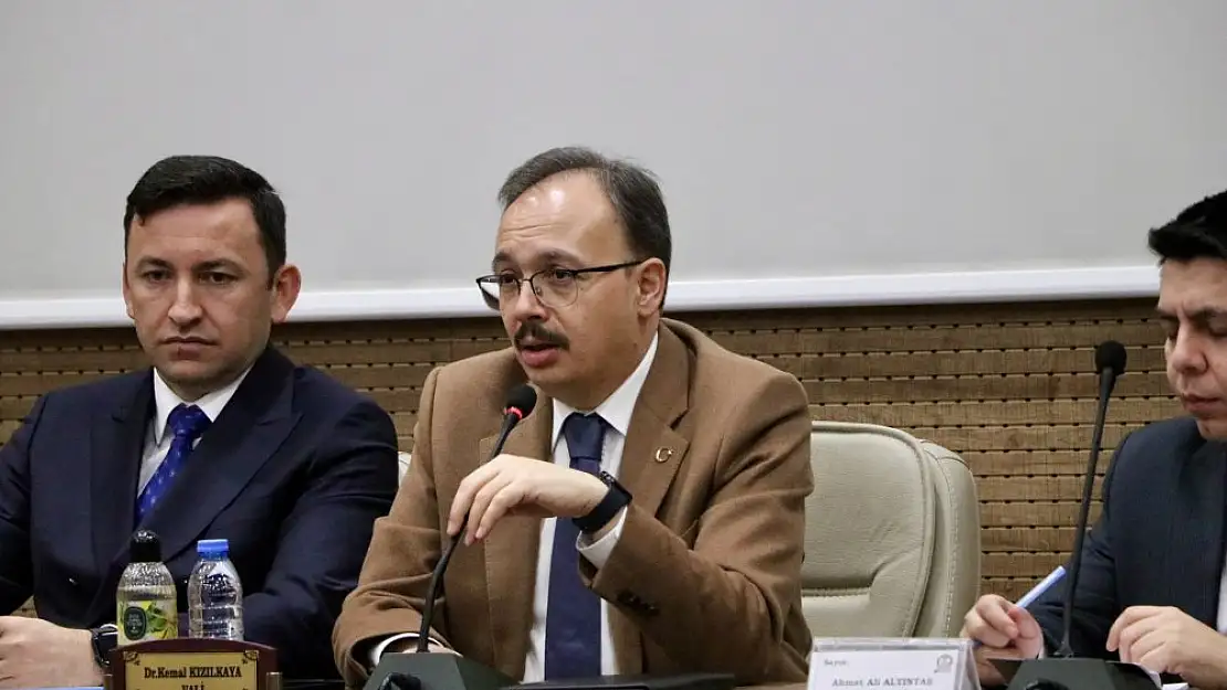 Vali Kızılkaya, Pervari ve Şirvan Muhtarlarıyla Bir Araya Geldi