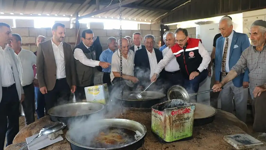 Vali Kızılkaya, Şirvan Ormanbağı Köyünde Pekmez Etkinliğine Katıldı