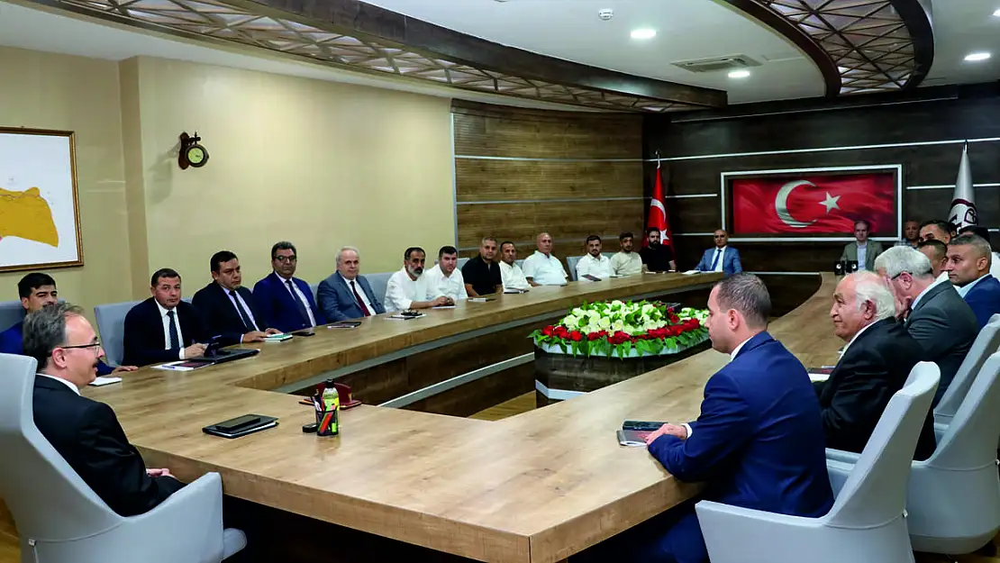 Vali Kızılkaya, Tekstil Sektörünün Temsilcileriyle Bir Araya Geldi
