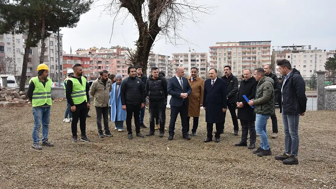 Vali Kızılkaya, Yapımı Devam Eden Eğitim Yatırımlarını İnceledi