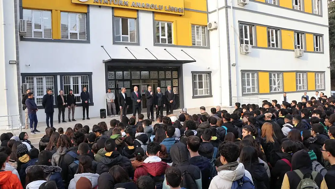 Vali Kızılkaya, Yenilenerek Yapımı Tamamlanan Siirt Atatürk Anadolu Lisesini Ziyaret Etti