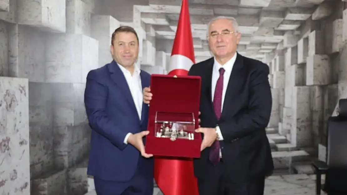 Yargıtay Onursal Başkanı Akarca'dan Siirt TSO'na Ziyaret
