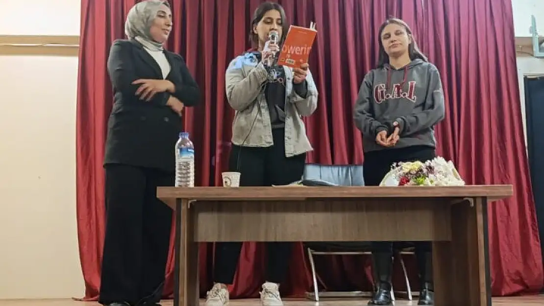 Yazar Şükran Demirhan Siirt'te Öğrencilerle Buluştu!
